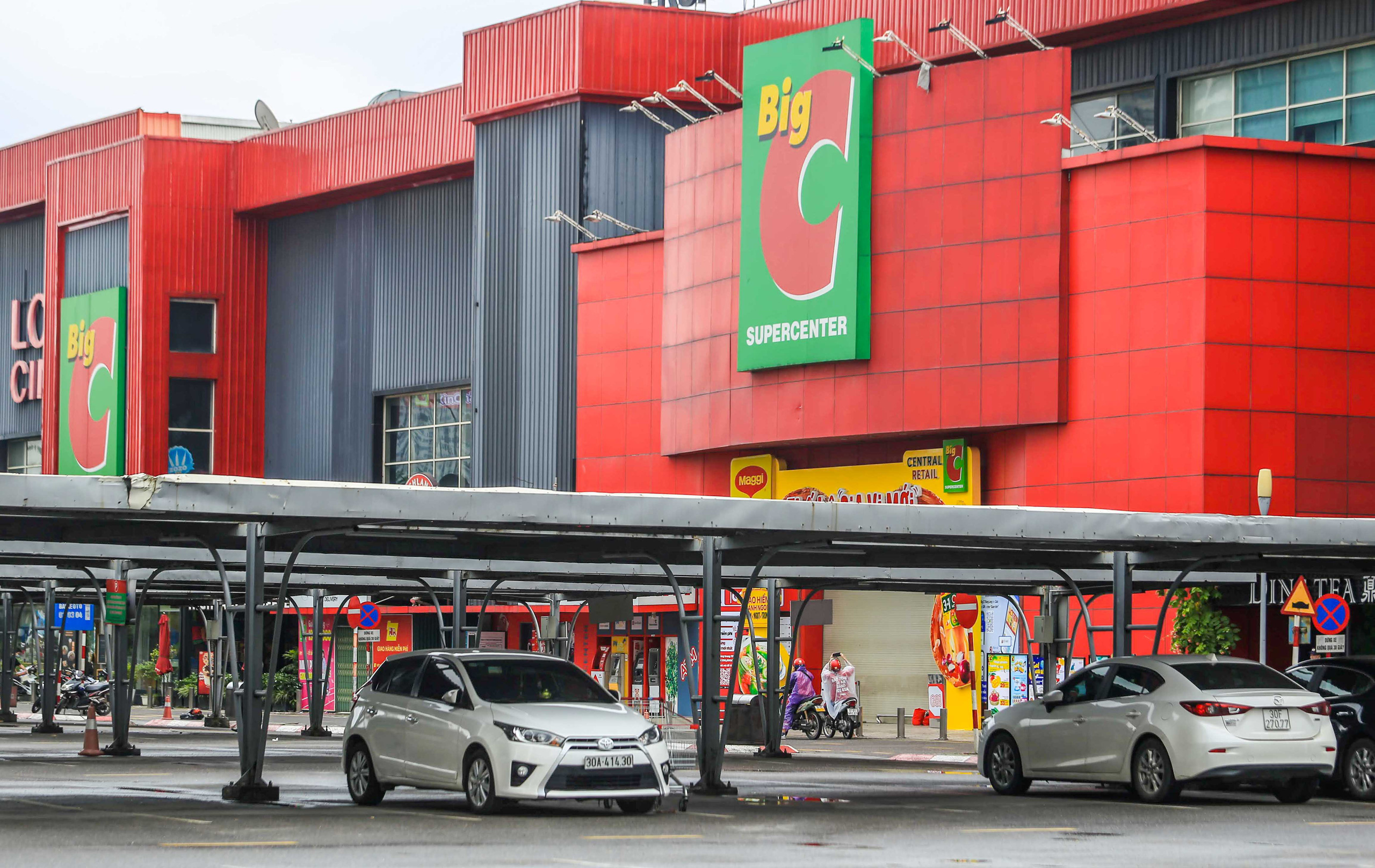Big C Thăng Long: Big C Thăng Long là một trong những hệ thống siêu thị lớn nhất tại Việt Nam với nhiều sản phẩm khác nhau bao gồm cả ô tô. Hình ảnh liên quan sẽ giới thiệu cho bạn các dịch vụ và lựa chọn mà bạn có thể tìm thấy tại Big C Thăng Long.
