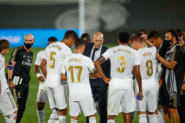 Zinedine Zidane từ chức, ghế nóng Real Madrid rung lắc dữ dội - Ảnh 2.