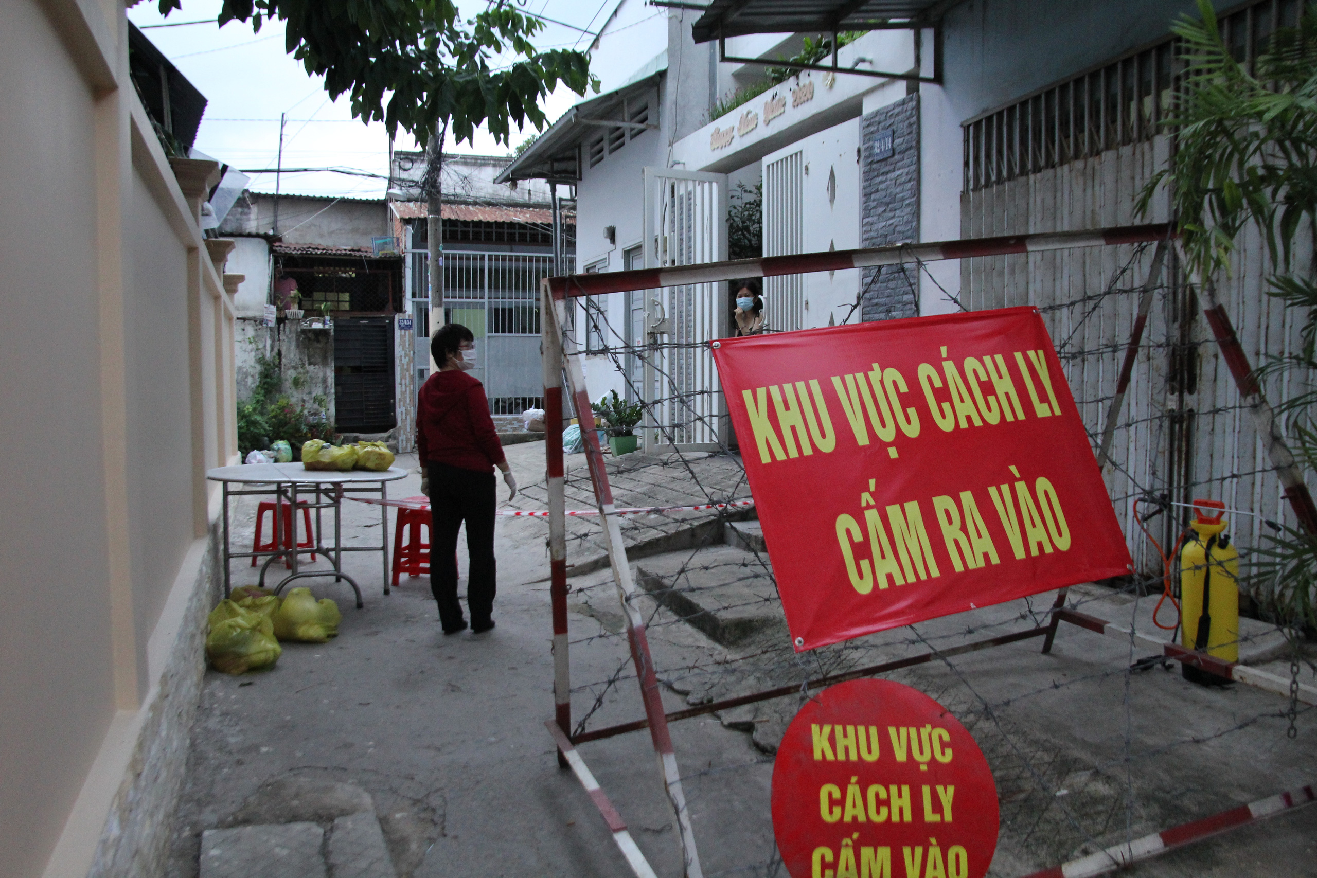 Hình ảnh như mơ ở khu phong tỏa thuộc phường Trường Thọ, TP Thủ Đức - Ảnh 3.