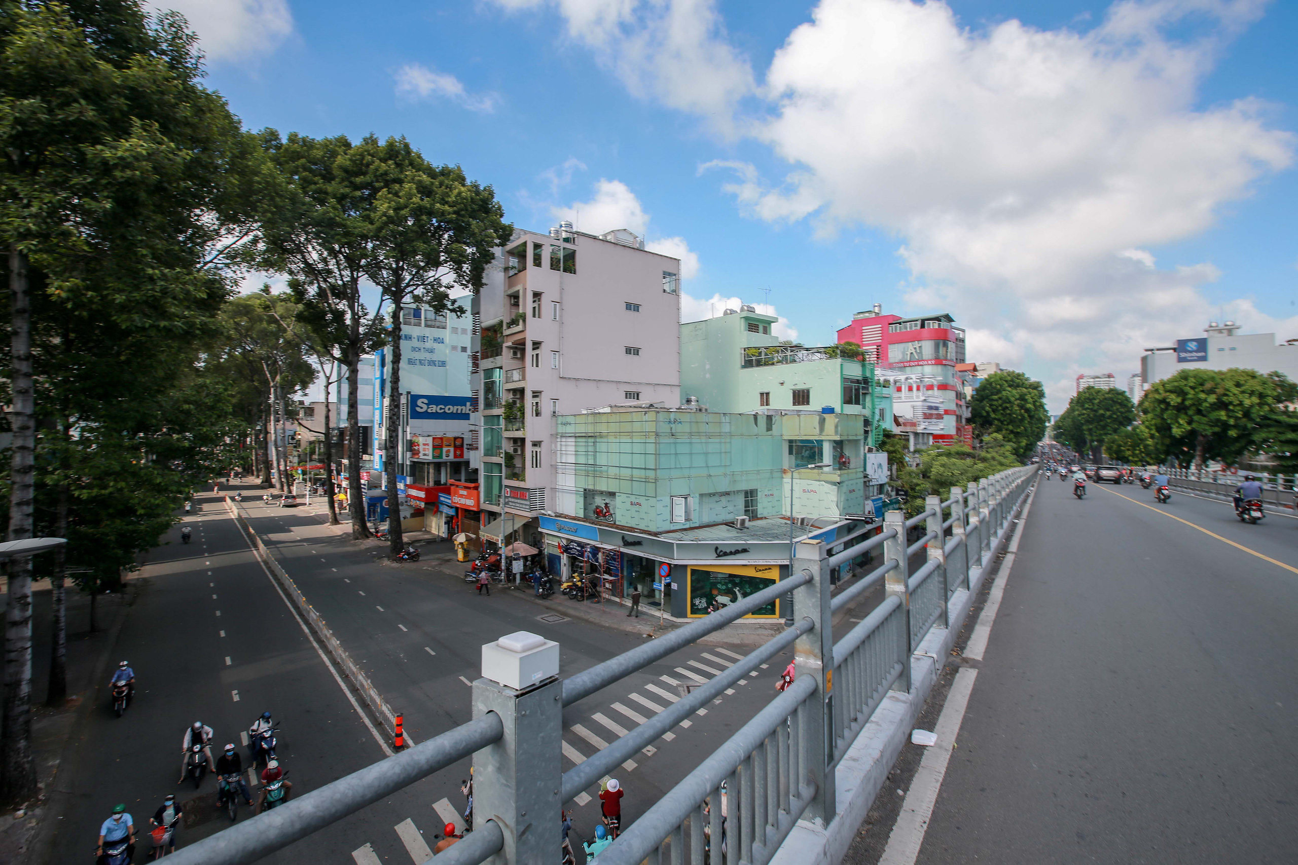 Hãy ghi lại khoảnh khắc giãn cách xã hội trong bức ảnh để giữ mãi kỷ niệm của thời điểm này. Cùng chiêm ngưỡng những hình ảnh thú vị của các nhà nhiếp ảnh thế giới về cuộc sống trong đại dịch COVID-19 này.