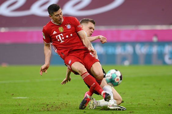 Bayern Munich bay cao với Lewandowski - Ảnh 1.