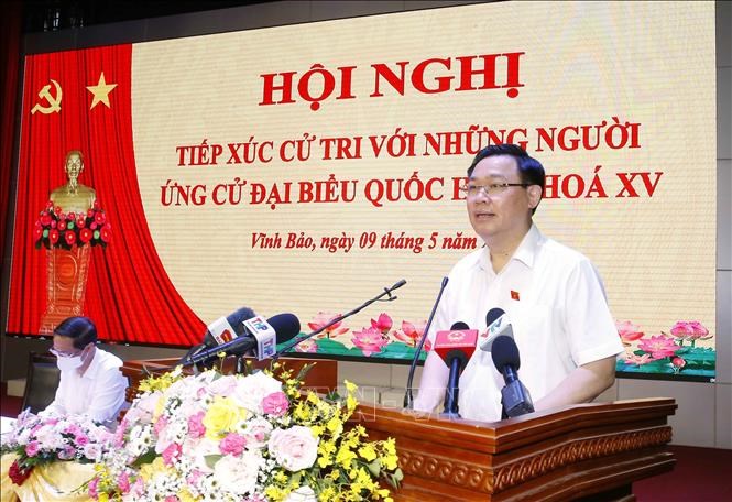 Chủ tịch Quốc hội Vương Đình Huệ vận động bầu cử tại Hải Phòng - Ảnh 1.