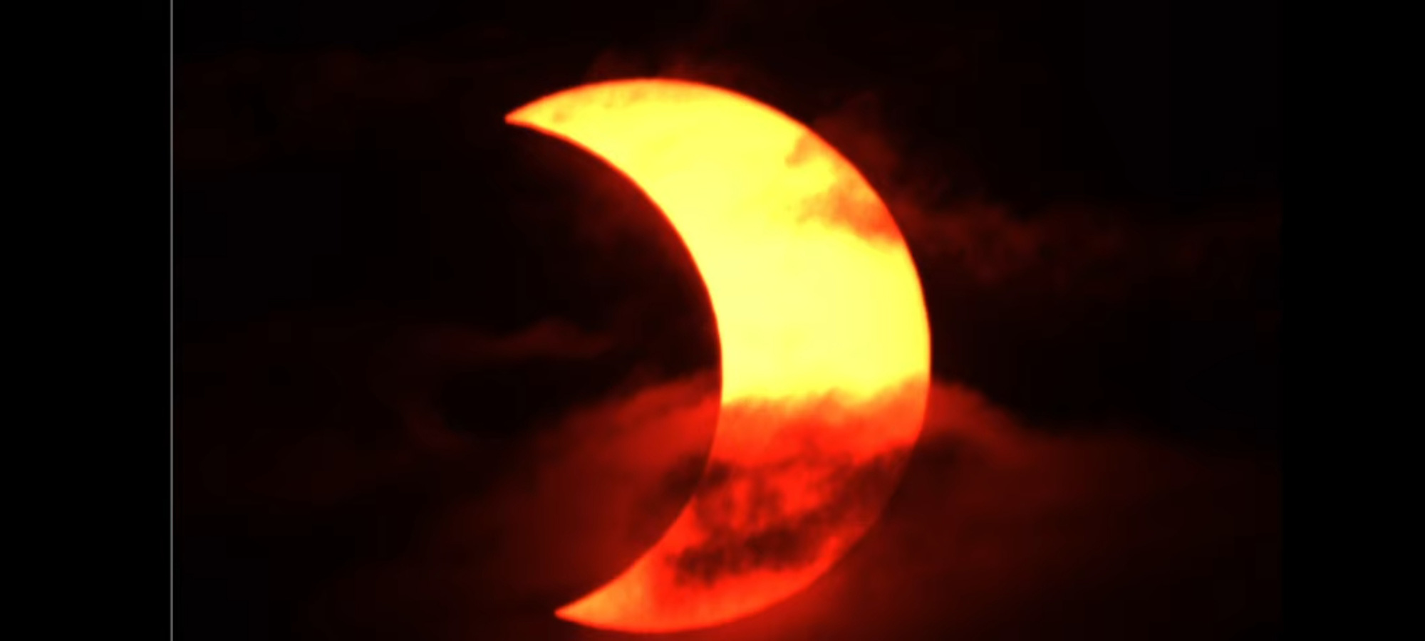 Chiêm ngưỡng nhật thực vòng lửa Bắc Cực xuất hiện khắp thế giới - Ảnh 7.