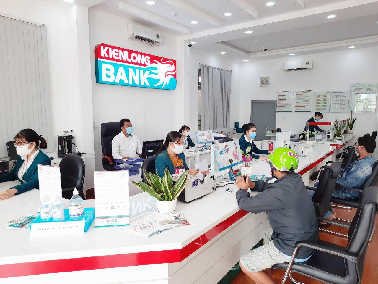 Kienlongbank ủng hộ 15 tỉ đồng hỗ trợ phòng, chống dịch Covid-19