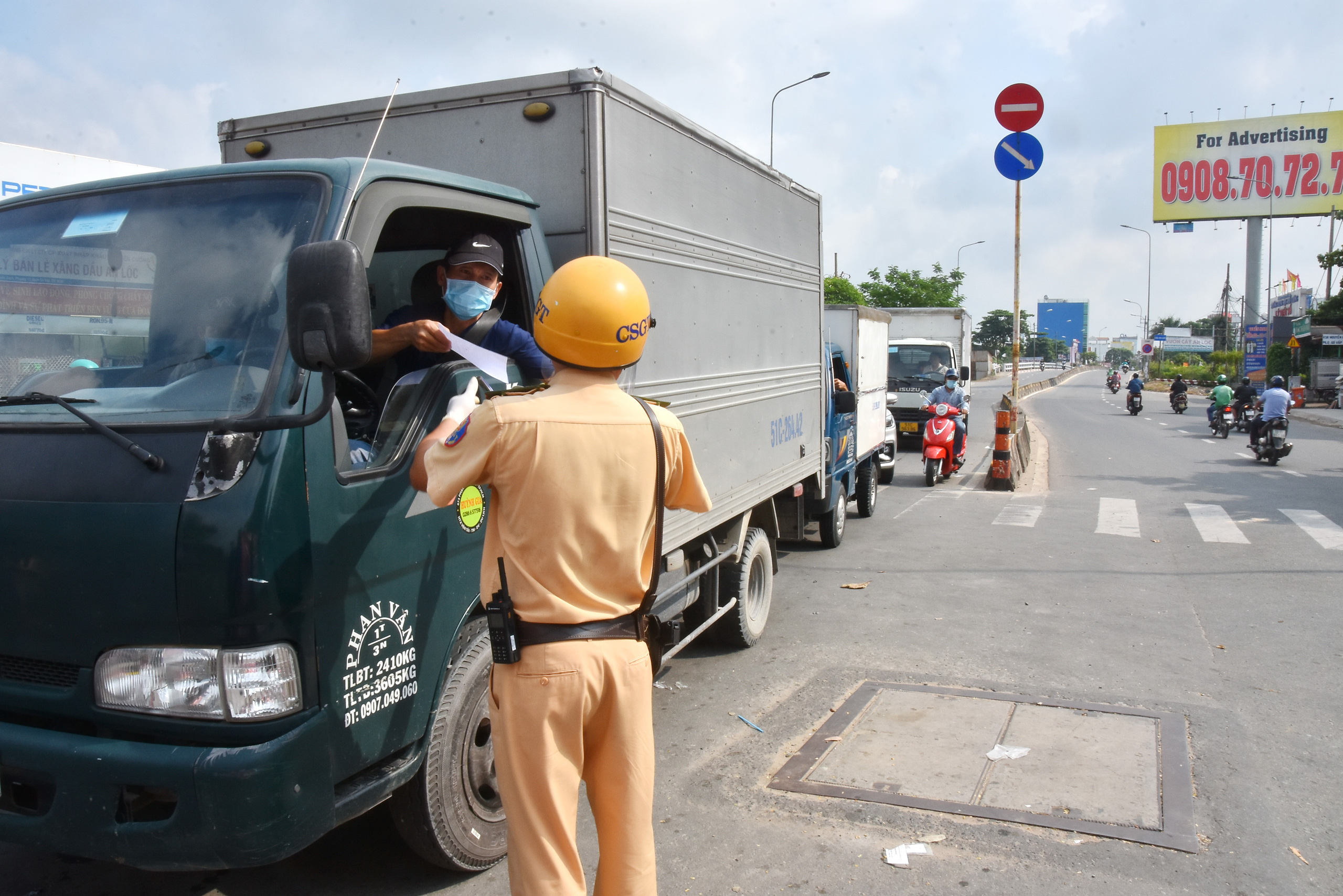 TP HCM: Các chốt kiểm soát ra vào Gò Vấp không còn ùn ứ - Ảnh 11.