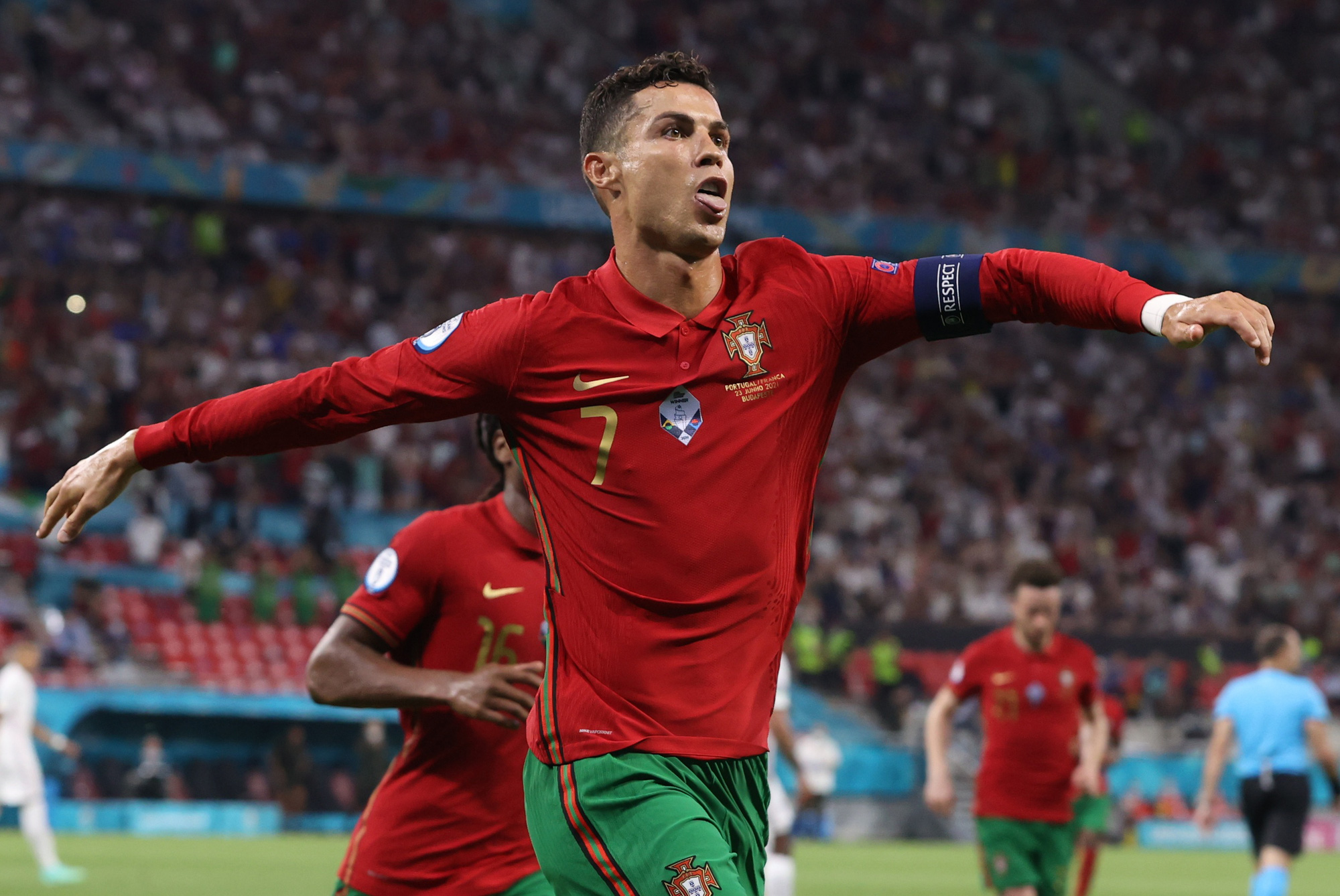 Ronaldo lập 3 kỷ lục, Bồ Đào Nha vào vòng 1/8 Euro 2020 chạm trán Bỉ - Ảnh 9.