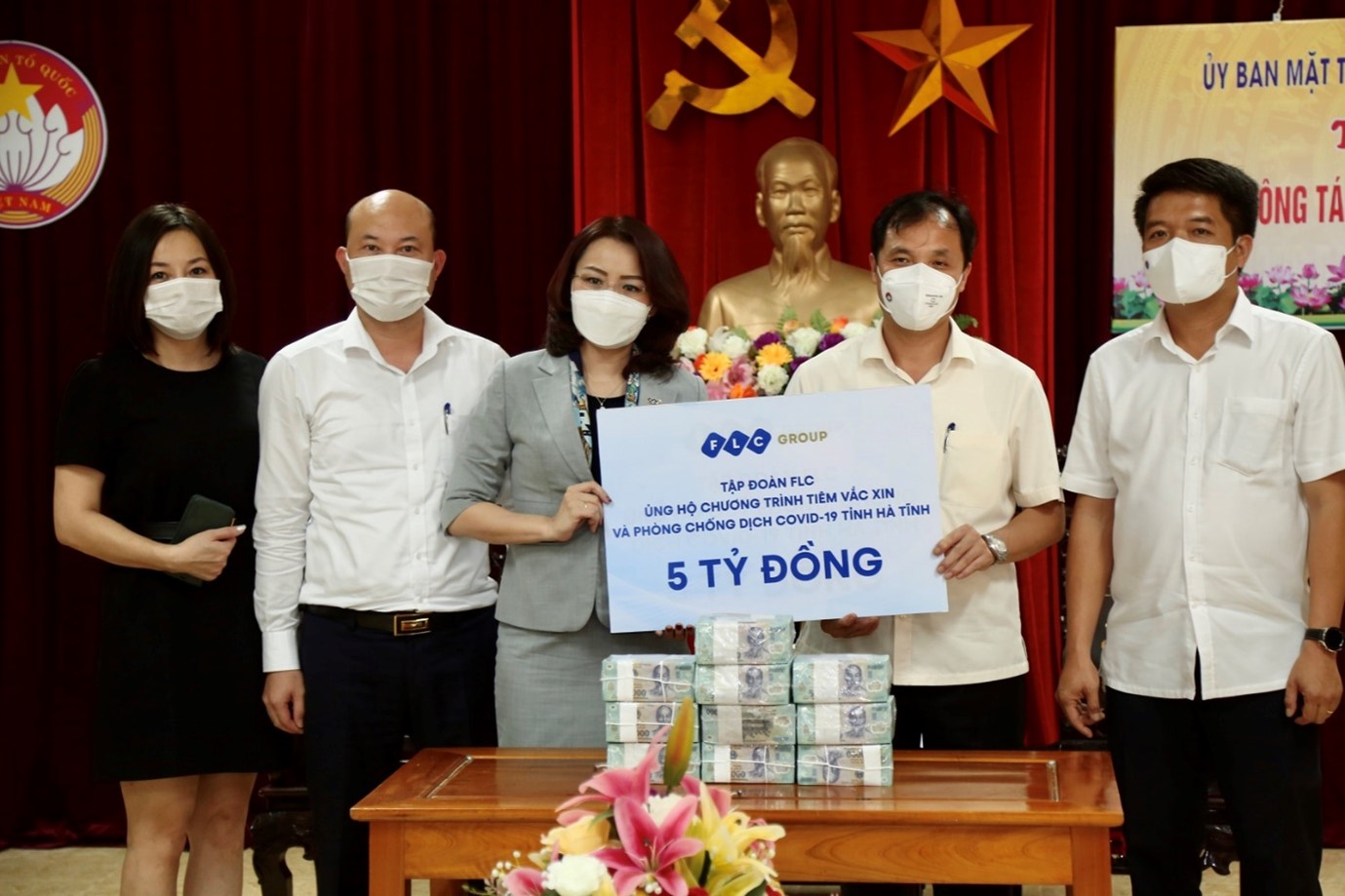 Chung tay chống dịch Covid-19, FLC ủng hộ Hà Tĩnh 5 tỉ đồng