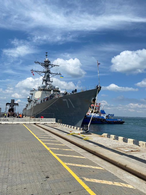 Mỹ đưa tàu khu trục tên lửa dẫn đường tới Ukraine - Ảnh 2.