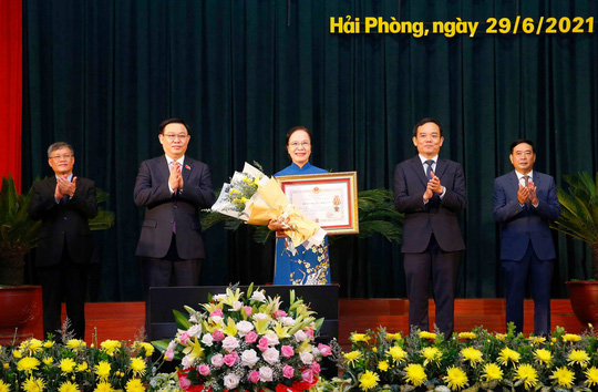 Ông Nguyễn Văn Tùng tái đắc cử Chủ tịch UBND TP Hải Phòng - Ảnh 4.