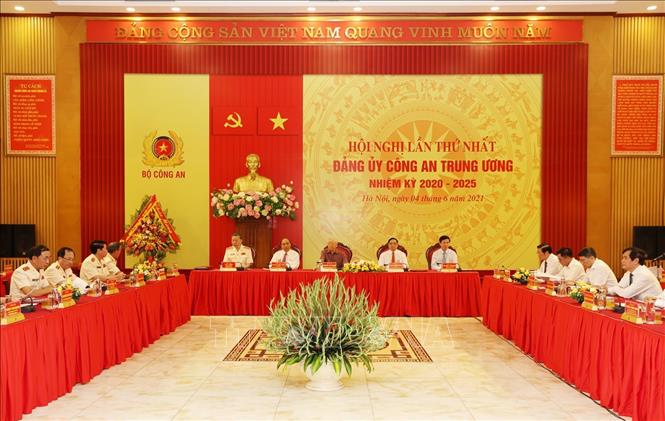 Chùm ảnh: Tổng Bí thư dự Lễ công bố Đảng ủy Công an Trung ương nhiệm kỳ mới - Ảnh 10. Chùm ảnh: Tổng Bí thư dự Lễ công bố Đảng ủy Công an Trung ương nhiệm kỳ mới - Ảnh 10.
