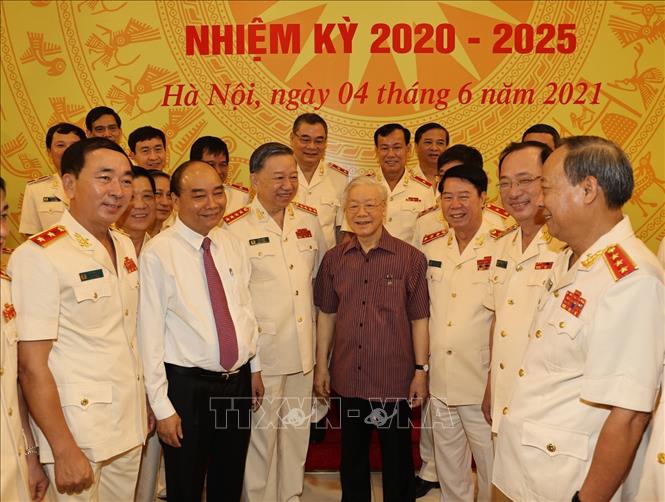 Chùm ảnh: Tổng Bí thư dự Lễ công bố Đảng ủy Công an Trung ương nhiệm kỳ mới - Ảnh 4. Chùm ảnh: Tổng Bí thư dự Lễ công bố Đảng ủy Công an Trung ương nhiệm kỳ mới - Ảnh 4.