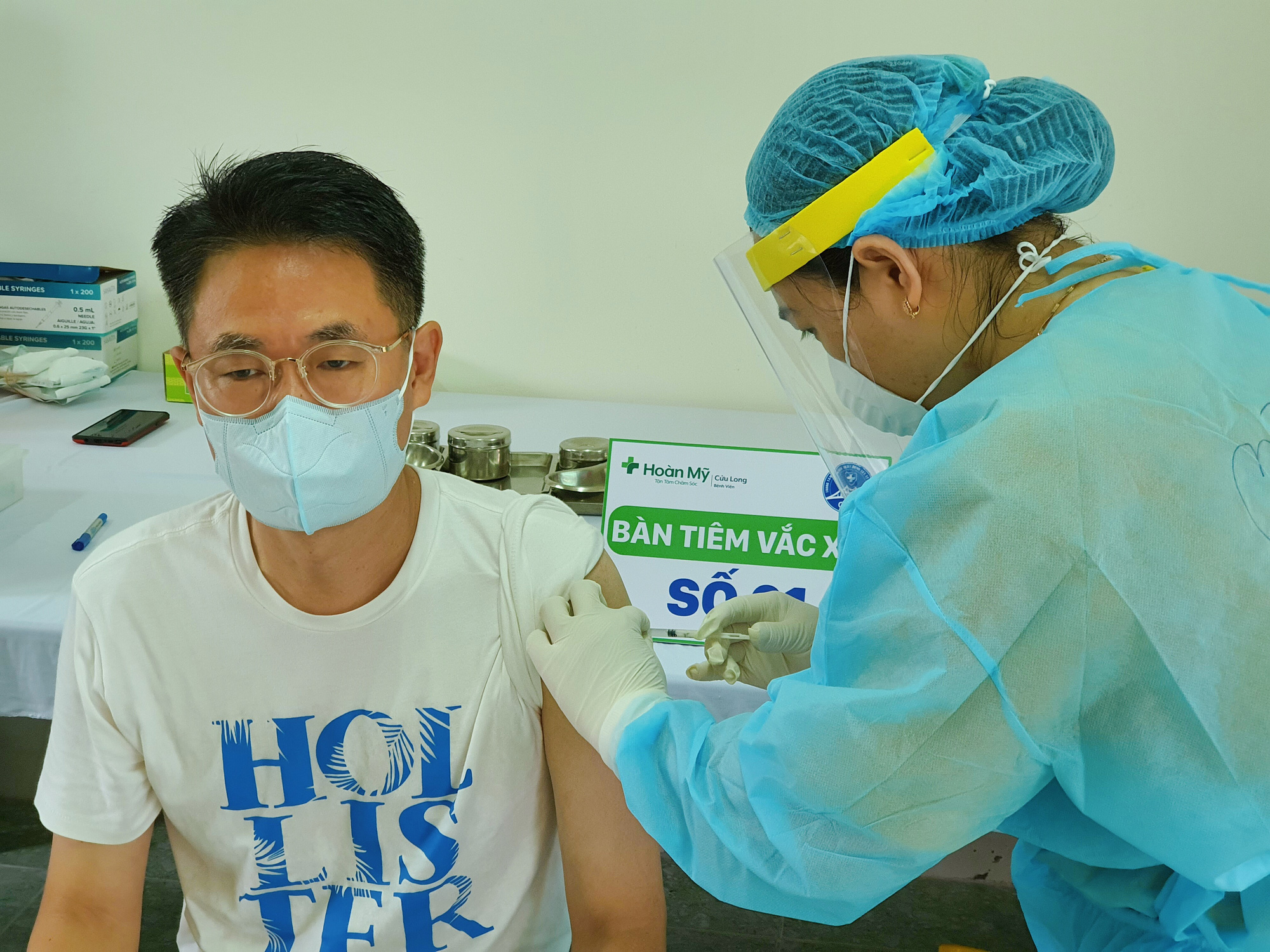 Chùm ảnh: Một bệnh viện ở Cần Thơ bắt đầu tiêm vắc-xin cho 1.800 công nhân - Ảnh 14.