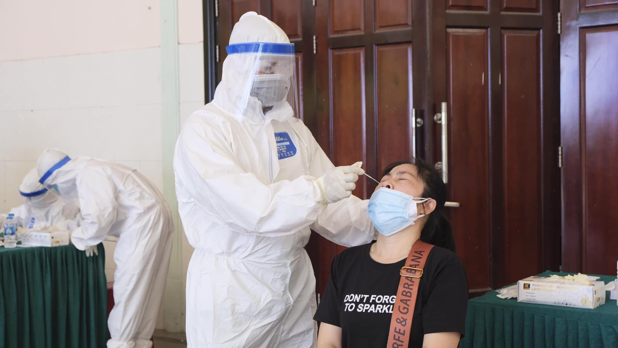 Bệnh viện TP Thủ Đức mở dịch vụ xét nghiệm Covid-19 tại nhà - Ảnh 1. Bệnh viện TP Thủ Đức mở dịch vụ xét nghiệm Covid-19 tại nhà - Ảnh 1.