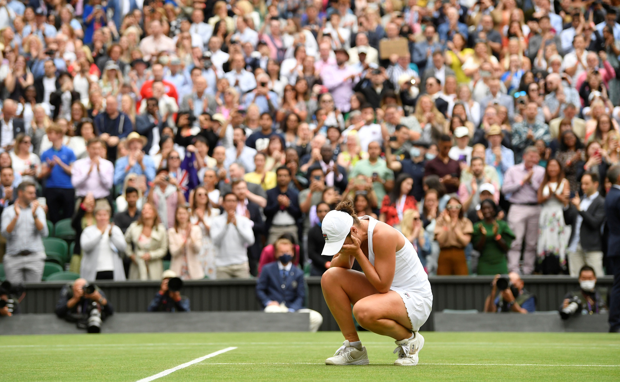 Ashleigh Barty vô địch đơn nữ Wimbledon 2021 - Ảnh 4.