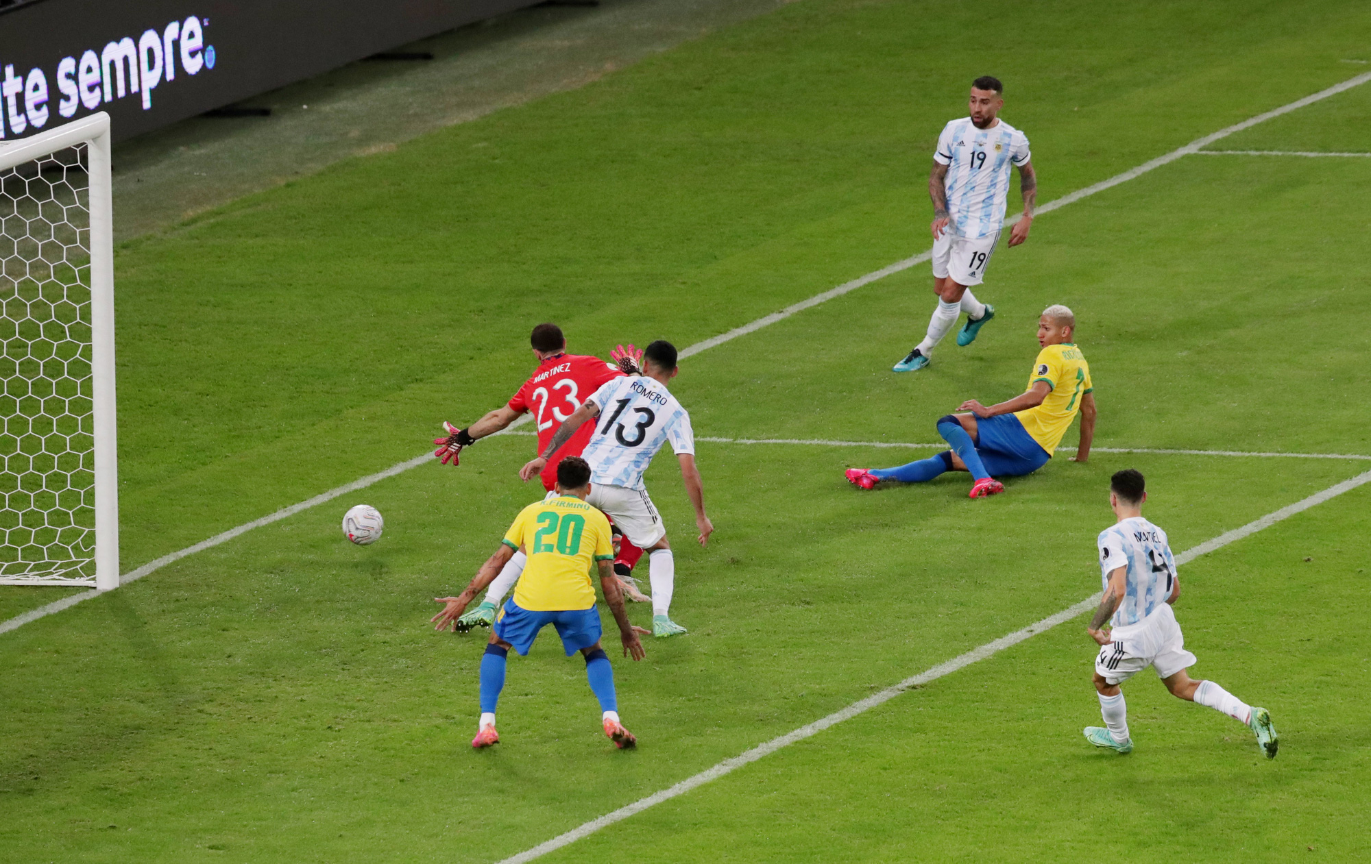 Copa America 2021: Brazil gục ngã ở sân nhà, Lionel Messi lần đầu vô địch cùng Argentina - Ảnh 7.