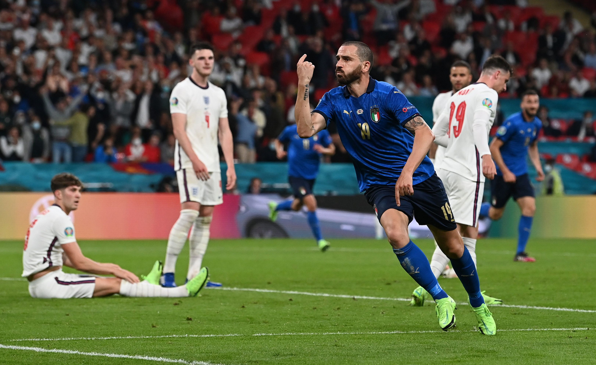 Anh gục ngã trên chấm luân lưu, Ý lên ngôi vô địch Euro 2020 - Ảnh 6.