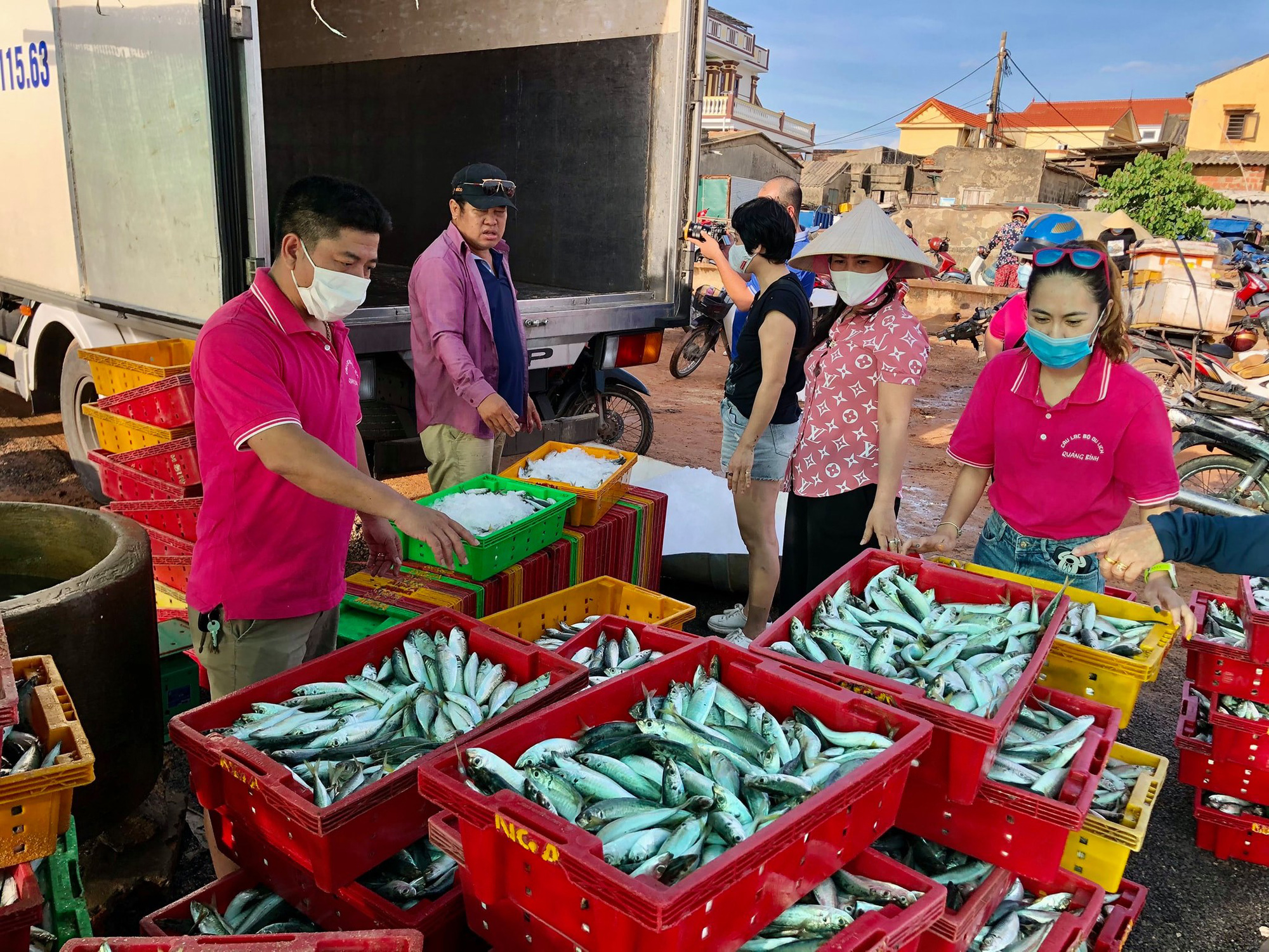 Chuyện đẹp bầu bí thương nhau - Ảnh 1. Chuyện đẹp bầu bí thương nhau - Ảnh 1.