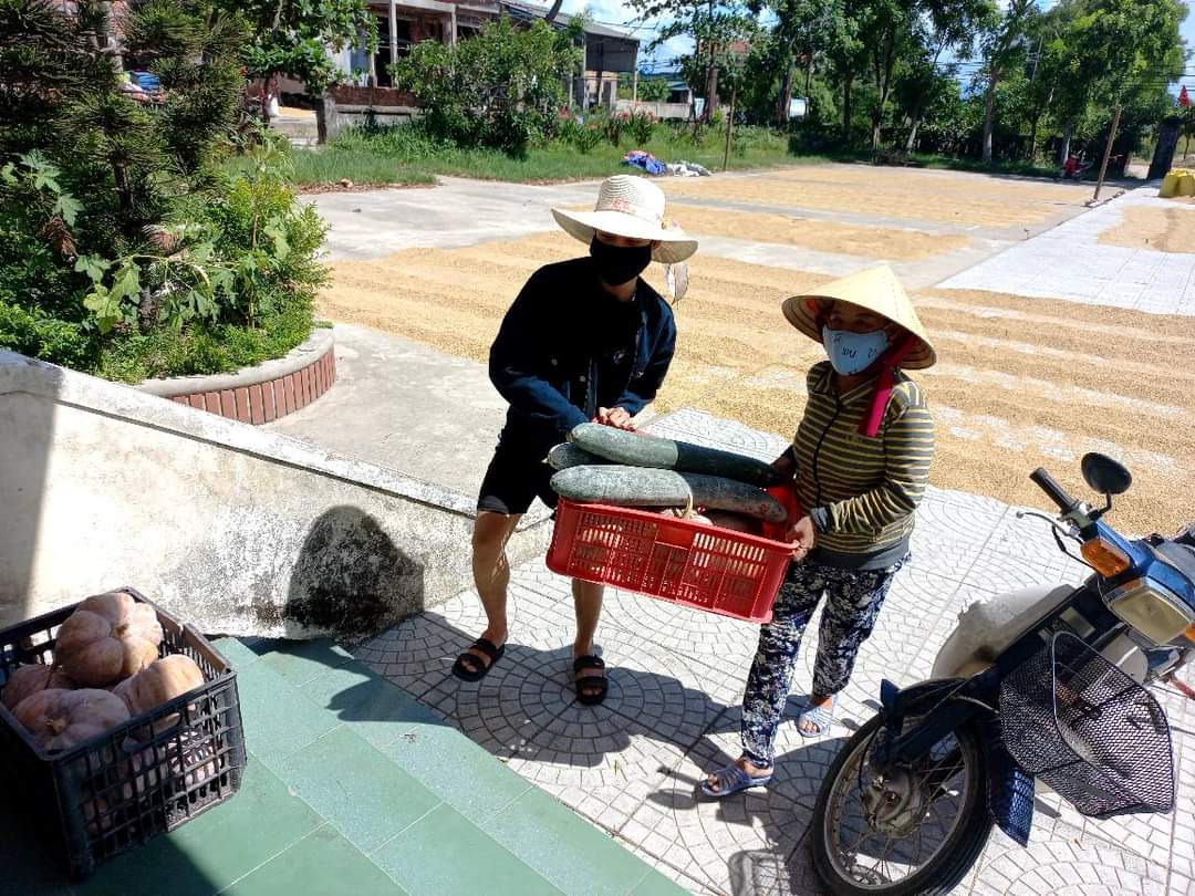 Chuyện đẹp bầu bí thương nhau - Ảnh 6. Chuyện đẹp bầu bí thương nhau - Ảnh 6.
