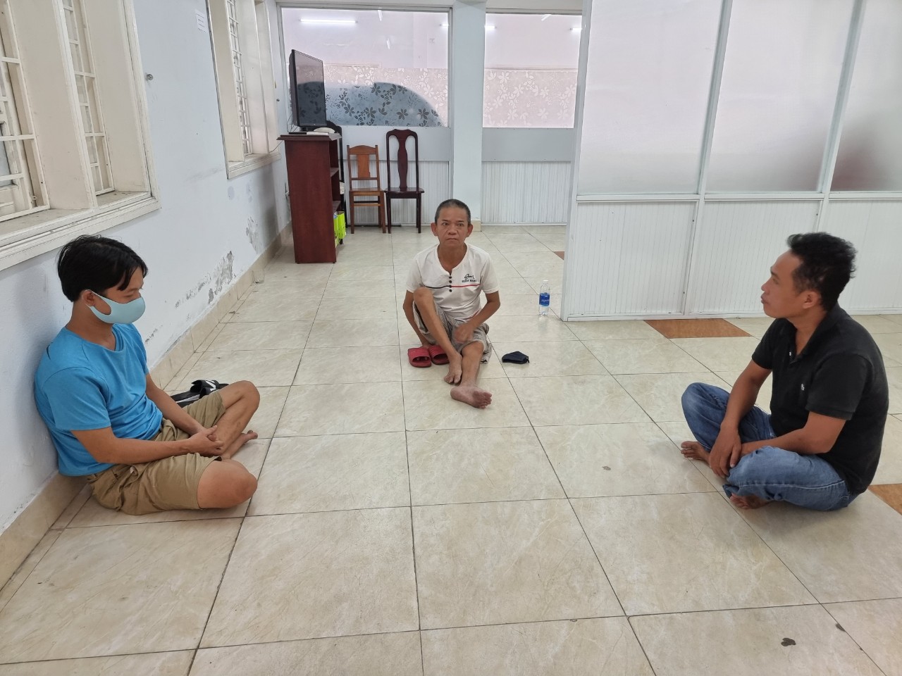 Hậu Euro, Đà Nẵng phá đường dây cá độ bóng đá quy mô hơn 2 triệu USD - Ảnh 2. Hậu Euro, Đà Nẵng phá đường dây cá độ bóng đá quy mô hơn 2 triệu USD - Ảnh 2.