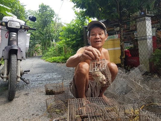 Theo chân sư phụ bẫy chuột đồng - Ảnh 5.