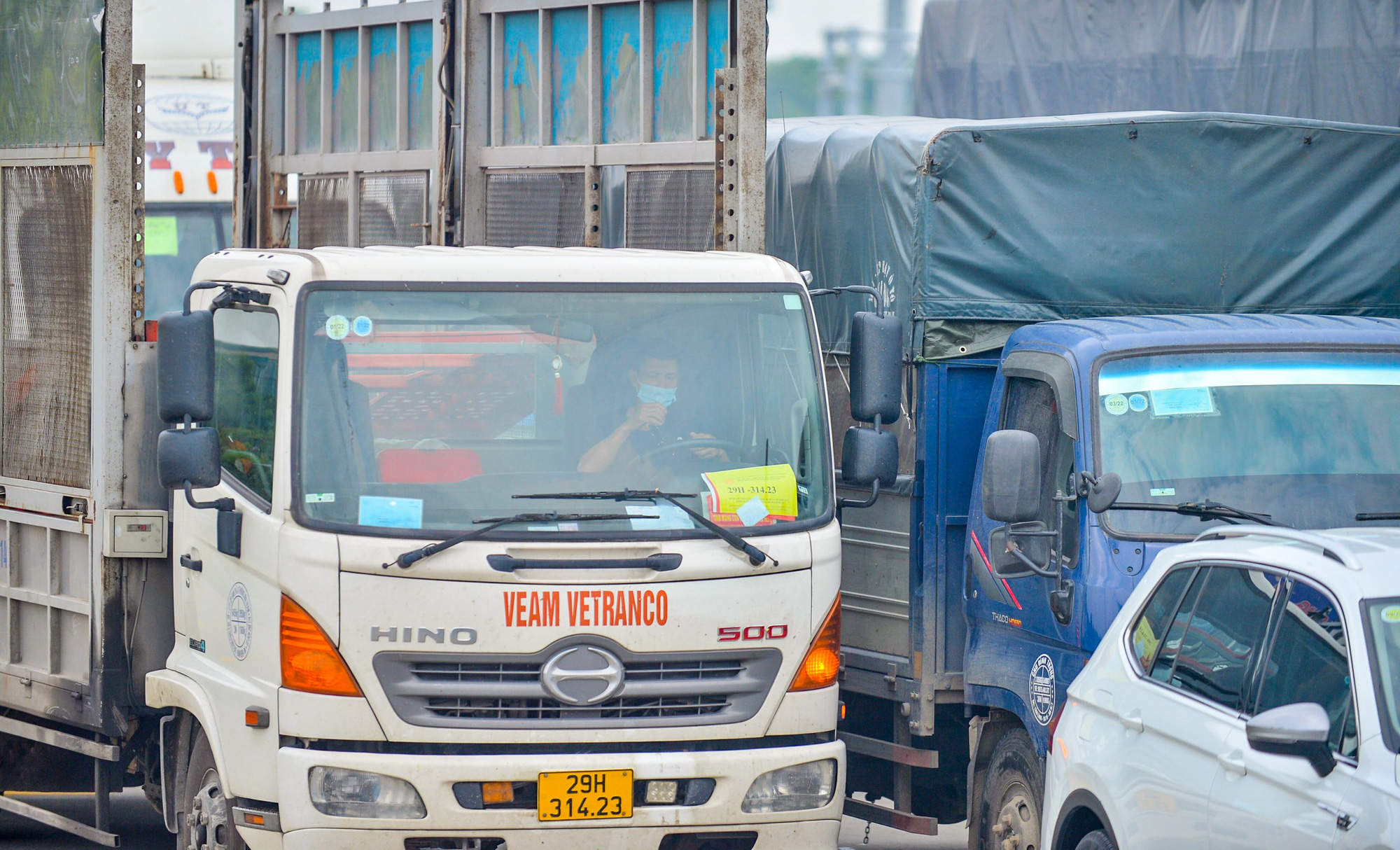 Cận cảnh hàng ngàn phương tiện giao thông ùn tắc nhiều giờ tại điểm chốt Pháp Vân-Cầu Giẽ - Ảnh 7.