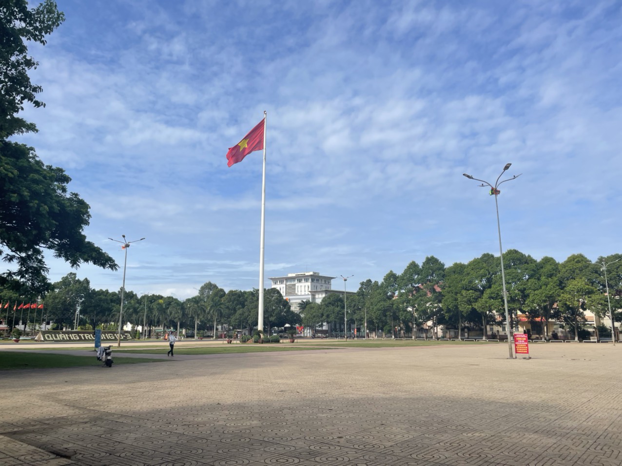 Một Buôn Ma Thuột rất khác trong ngày đầu giãn cách xã hội theo Chỉ thị 16 - Ảnh 11. Một Buôn Ma Thuột rất khác trong ngày đầu giãn cách xã hội theo Chỉ thị 16 - Ảnh 11.