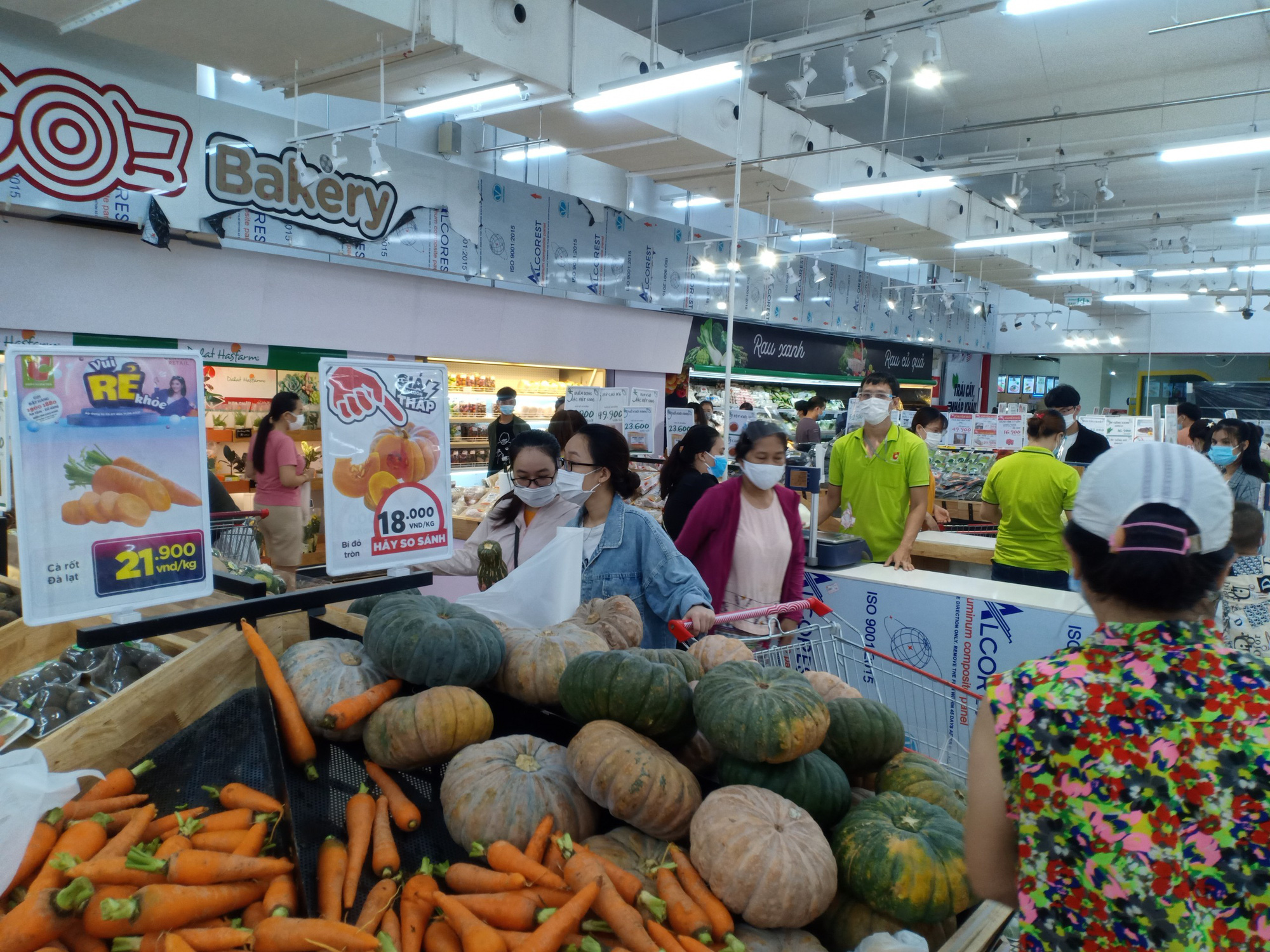 Người dân “rồng rắn” xếp hàng tại siêu thị trước ngày Đà Nẵng thực hiện mạnh hơn Chỉ thị 16 - Ảnh 5.
