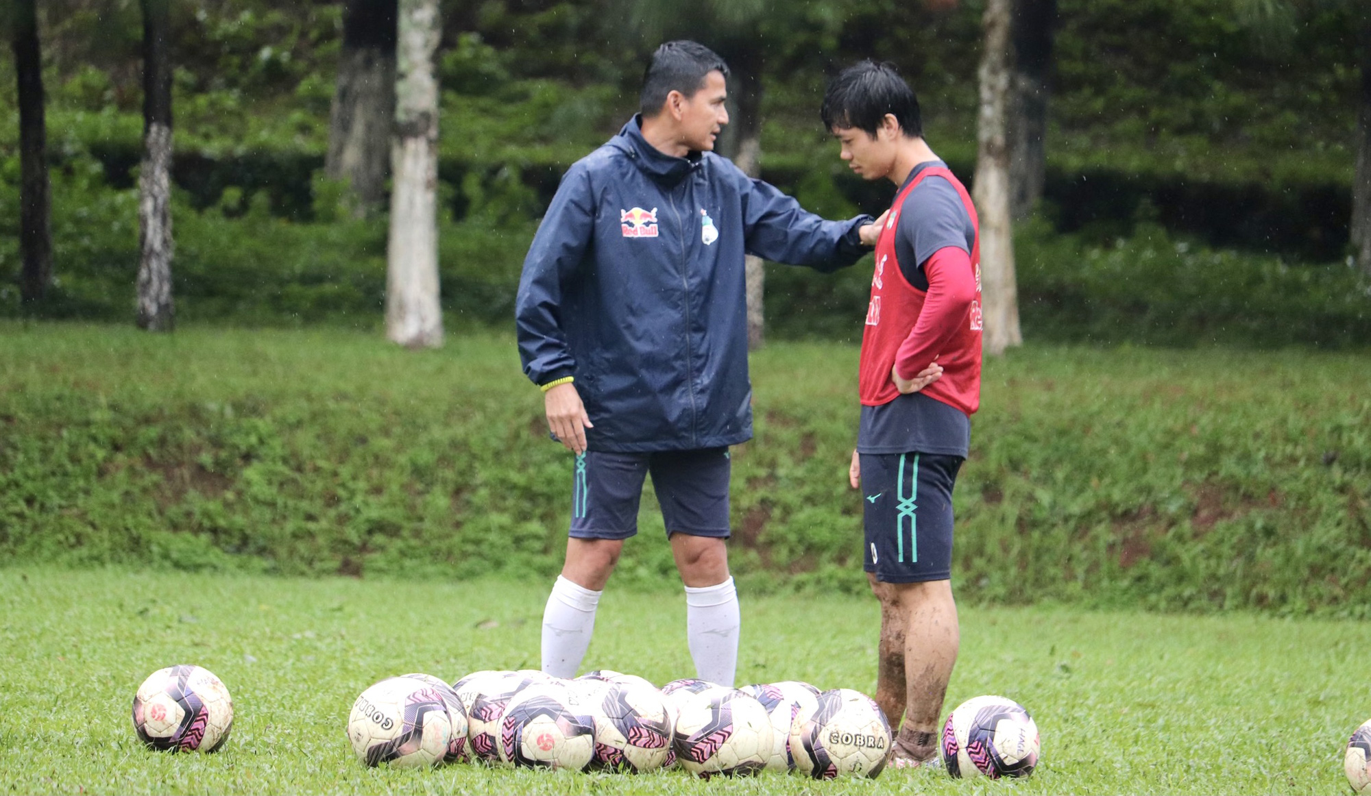 Chỉ 8/27 CLB phản đối, VPF đề nghị VFF hoãn V-League đến 2022 - Ảnh 1. Chỉ 8/27 CLB phản đối, VPF đề nghị VFF hoãn V-League đến 2022 - Ảnh 1.