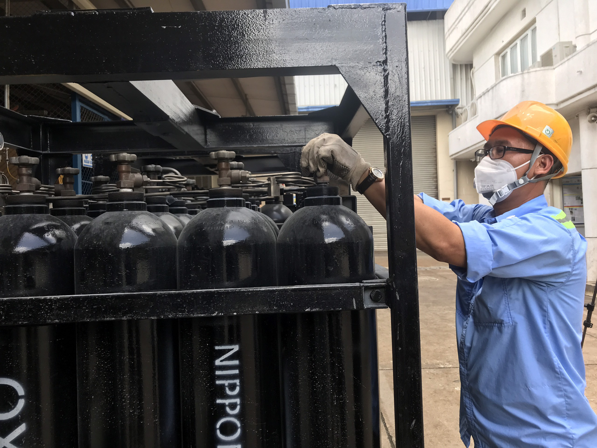 Cận cảnh nhà máy sản xuất ôxy cung cấp cho điều trị bệnh - Ảnh 5.
