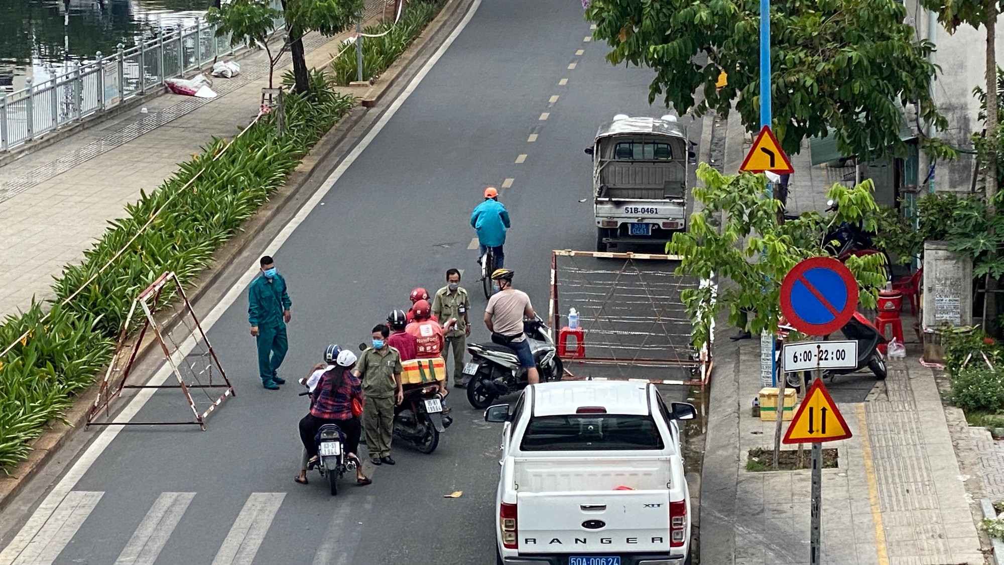 Đặc tả quán cơm Xã Hội Nụ Cười 1 trên đường Trần Hưng Đạo, quận 5 ngày đầu giãn cách - Ảnh 6.