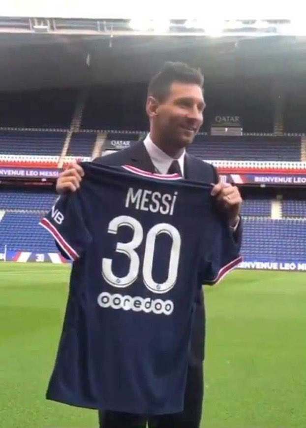 PSG ký hợp đồng bom tấn, tân binh Lionel Messi nhận số áo 30 - Ảnh 3.
