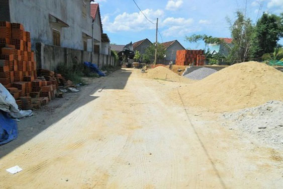 Xin hiến đất mở đường để tách thửa, phân lô bán nền! - Ảnh 1. Xin hiến đất mở đường để tách thửa, phân lô bán nền! - Ảnh 1.