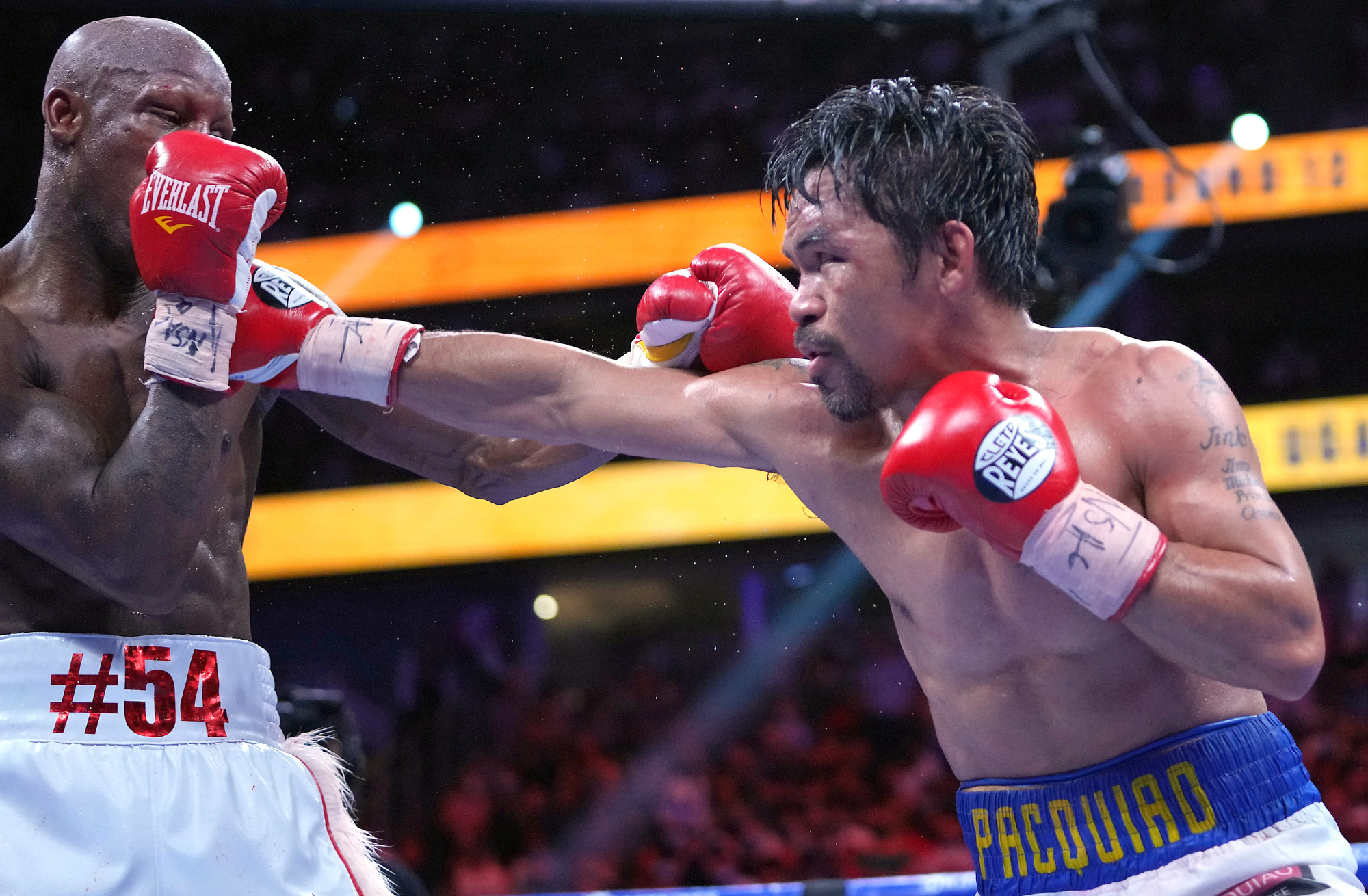 Manny Pacquiao thất bại trong trận tranh đai vô địch WBA hạng bán trung - Ảnh 1.