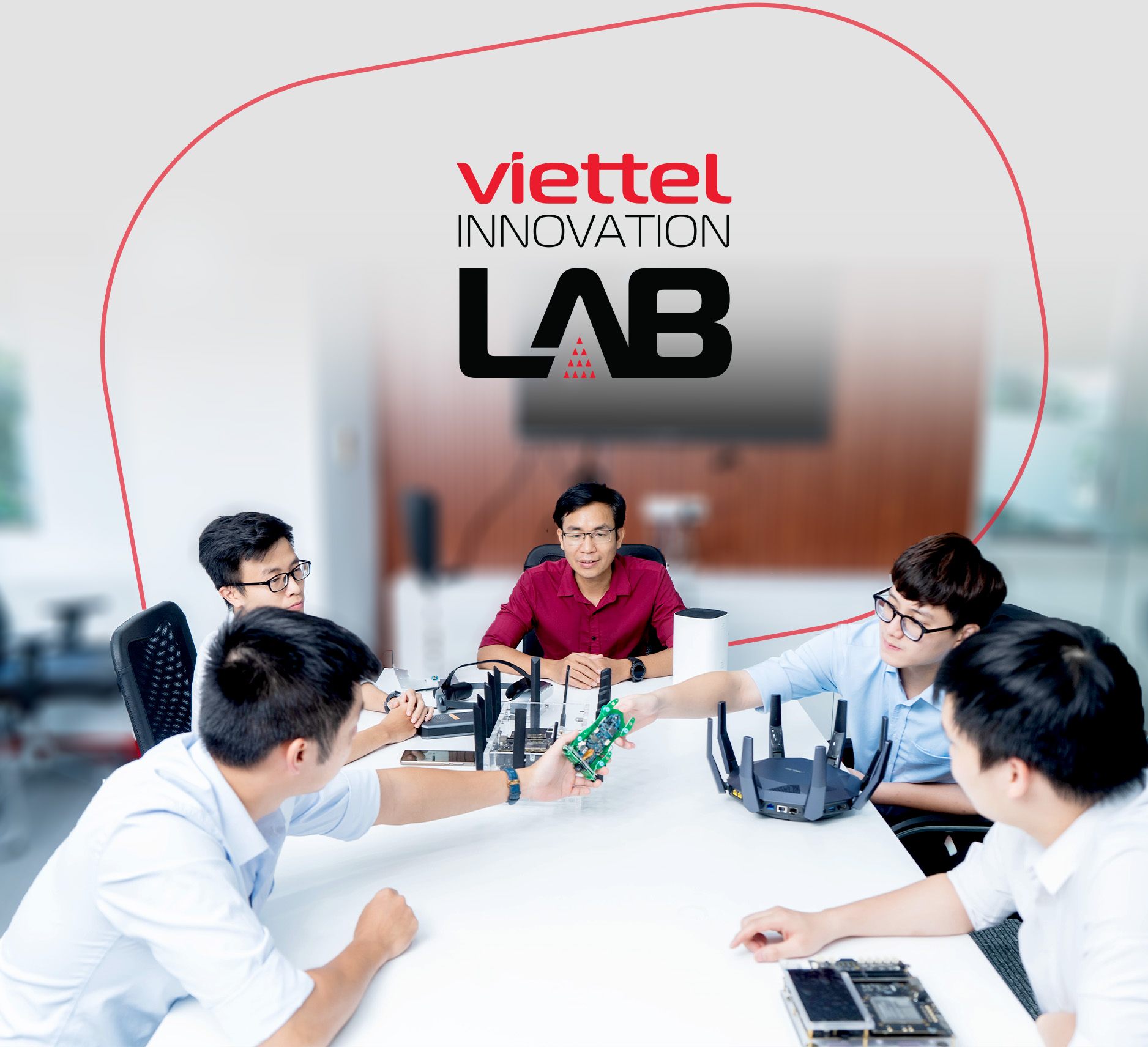 Viettel vận hành 2 phòng Lab mở hiện đại nhất Đông Nam Á thúc đẩy phát triển công nghệ 4.0 tại Việt Nam - Ảnh 2. Viettel vận hành 2 phòng Lab mở hiện đại nhất Đông Nam Á thúc đẩy phát triển công nghệ 4.0 tại Việt Nam - Ảnh 2.