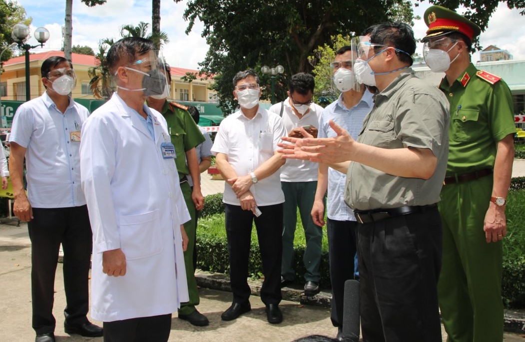Thủ tướng Phạm Minh Chính kiểm tra công tác phòng chống dịch Covid-19 tại TP HCM - Ảnh 10.