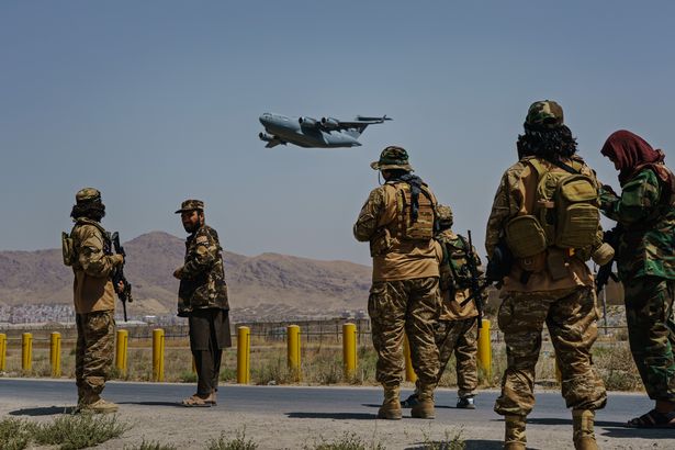 Mỹ, Anh và các nước ra tuyên bố chung quan trọng về Taliban - Ảnh 1.