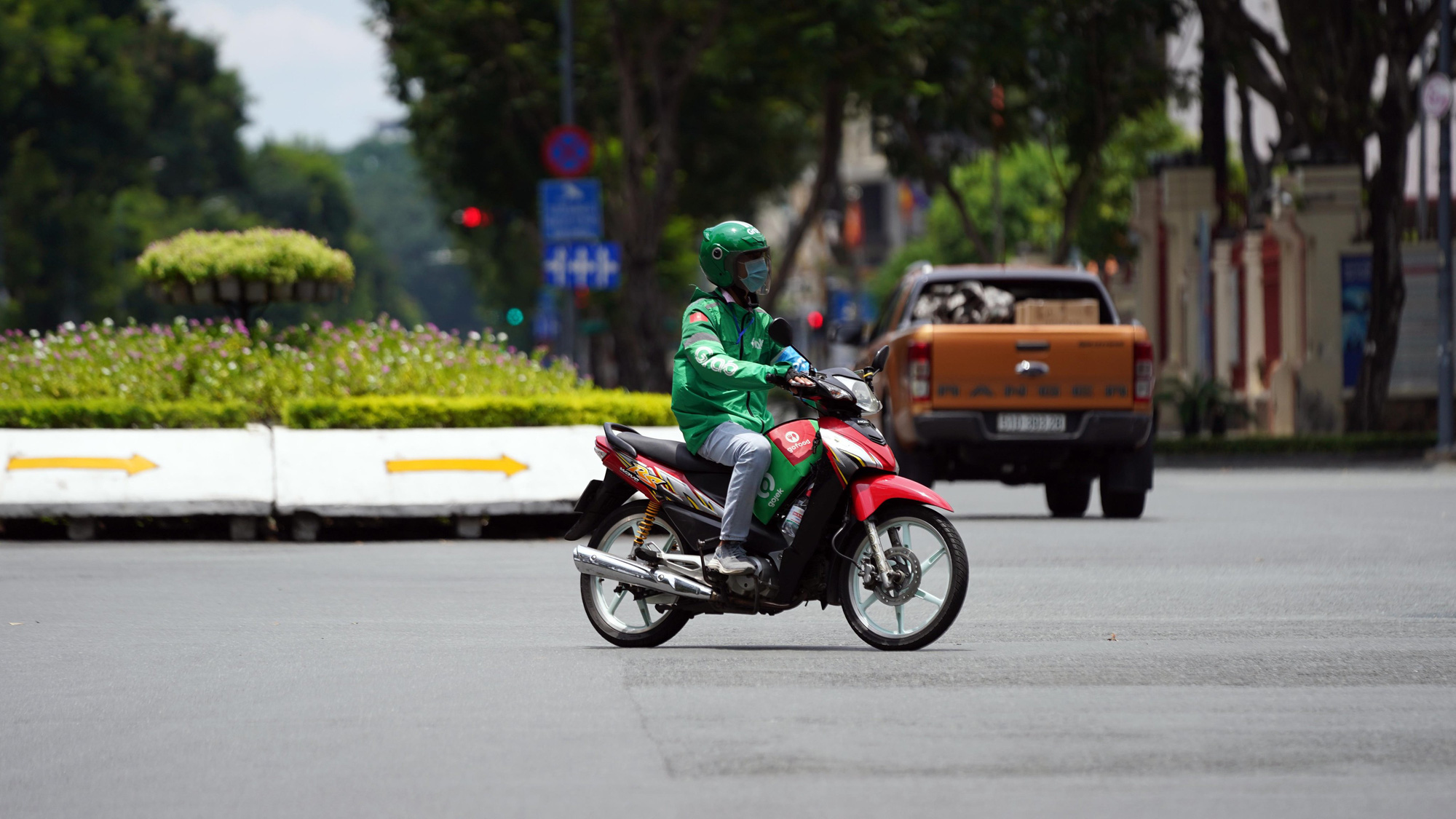 Shipper chỉ chở hàng, chưa đi chợ hộ - Ảnh 1.