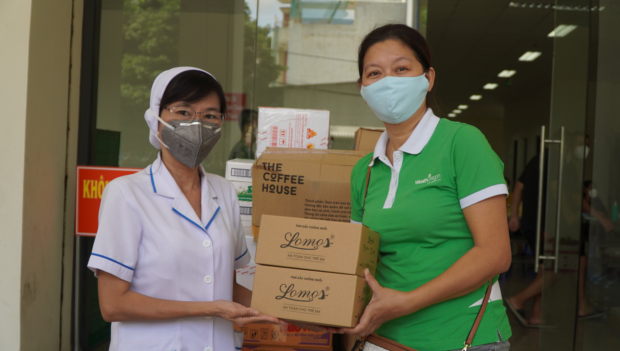 Thực phẩm miễn ph&iacute; đến Bệnh viện D&atilde; chiến thu dung điều trị Covid-19 số 2 - Ảnh 1.