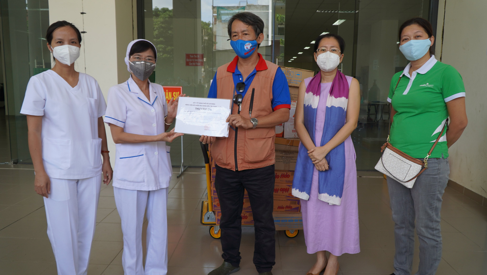 Thực phẩm miễn ph&iacute; đến Bệnh viện D&atilde; chiến thu dung điều trị Covid-19 số 2 - Ảnh 5.