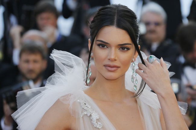 Supermodel Kendall Jenner was sued by a fashion company for compensation - Photo 1.