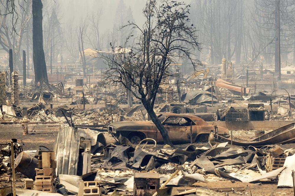 Thị trấn Greenville của bang Califorbia bị xóa sổ trong biển lửa - Ảnh 3.
