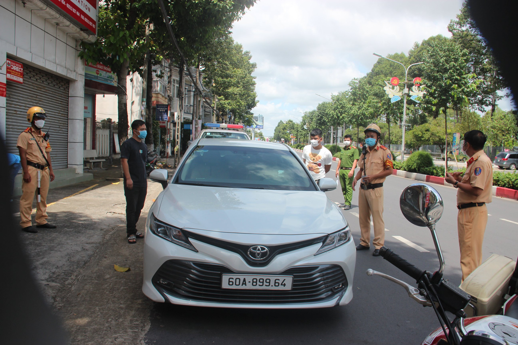 Đề nghị phạt hơn 56 triệu đồng tài xế dương tính với ma túy "thông chốt" kiểm soát dịch