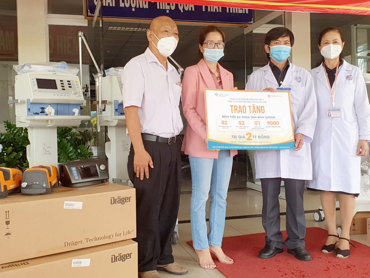 Cen Sài Gòn trao tặng Bình Dương thiết bị y tế trị giá 2 tỉ đồng