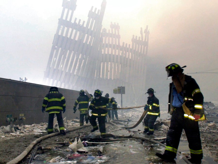 Những hình ảnh khủng khiếp về sự kiện 11-9-2001 - Ảnh 13.