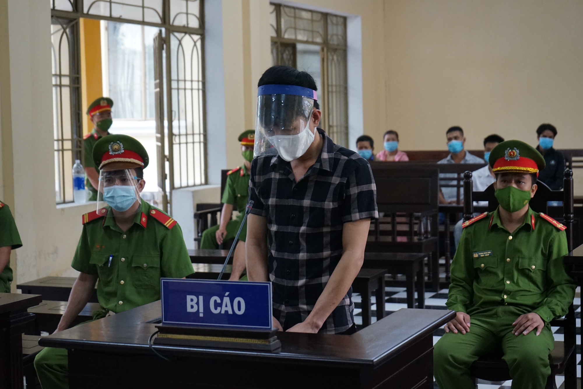 Cuồng ghen, ra tay giết người ngủ với vợ cũ - Ảnh 1.