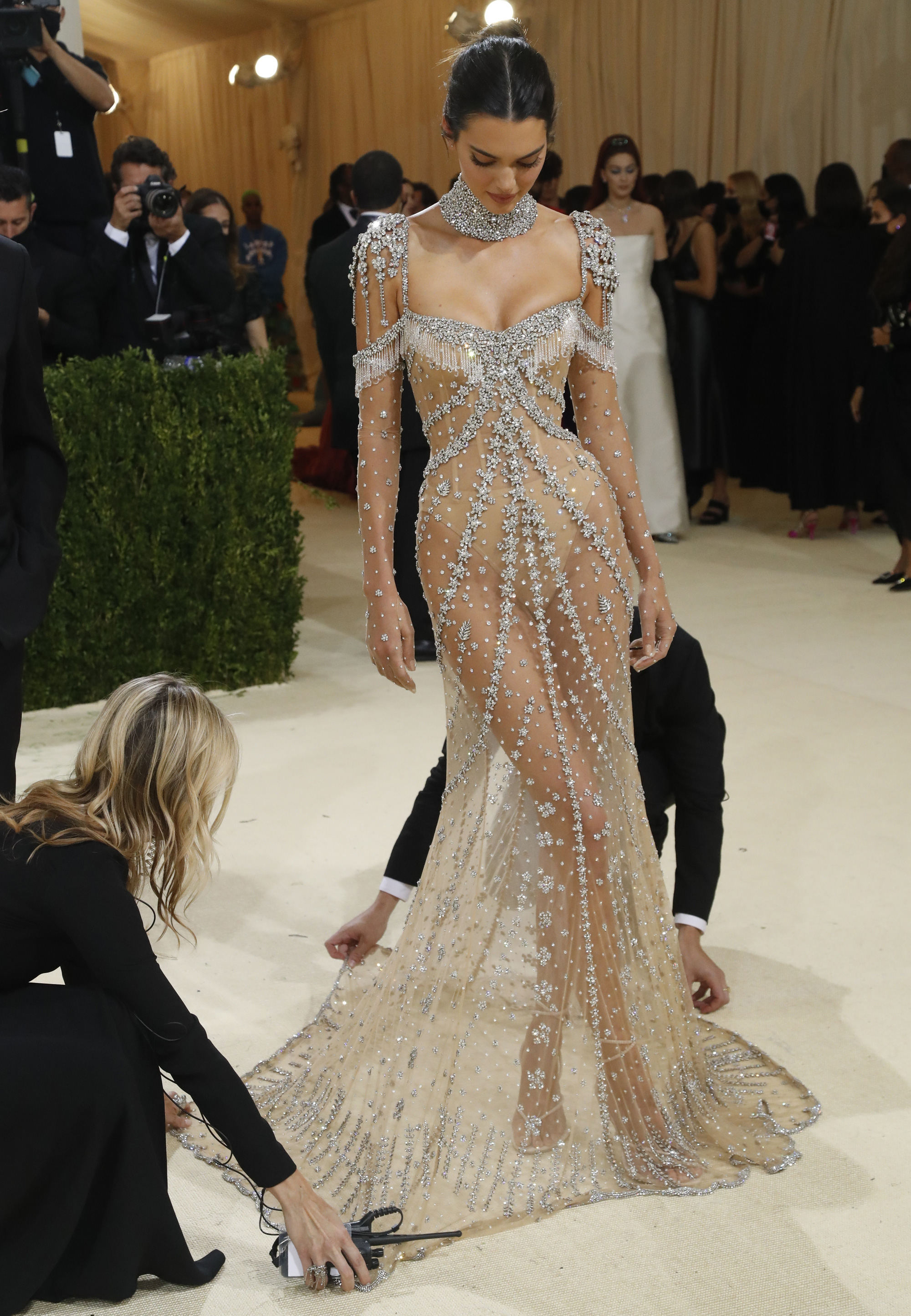 Megan Fox, Jennifer Lopez đọ độ gợi cảm tại Met Gala 2021 - Ảnh 9.