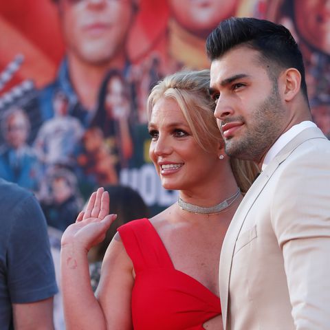 Britney Spears đính hôn, cha cô vội bảo vệ tài sản con gái - Ảnh 2.