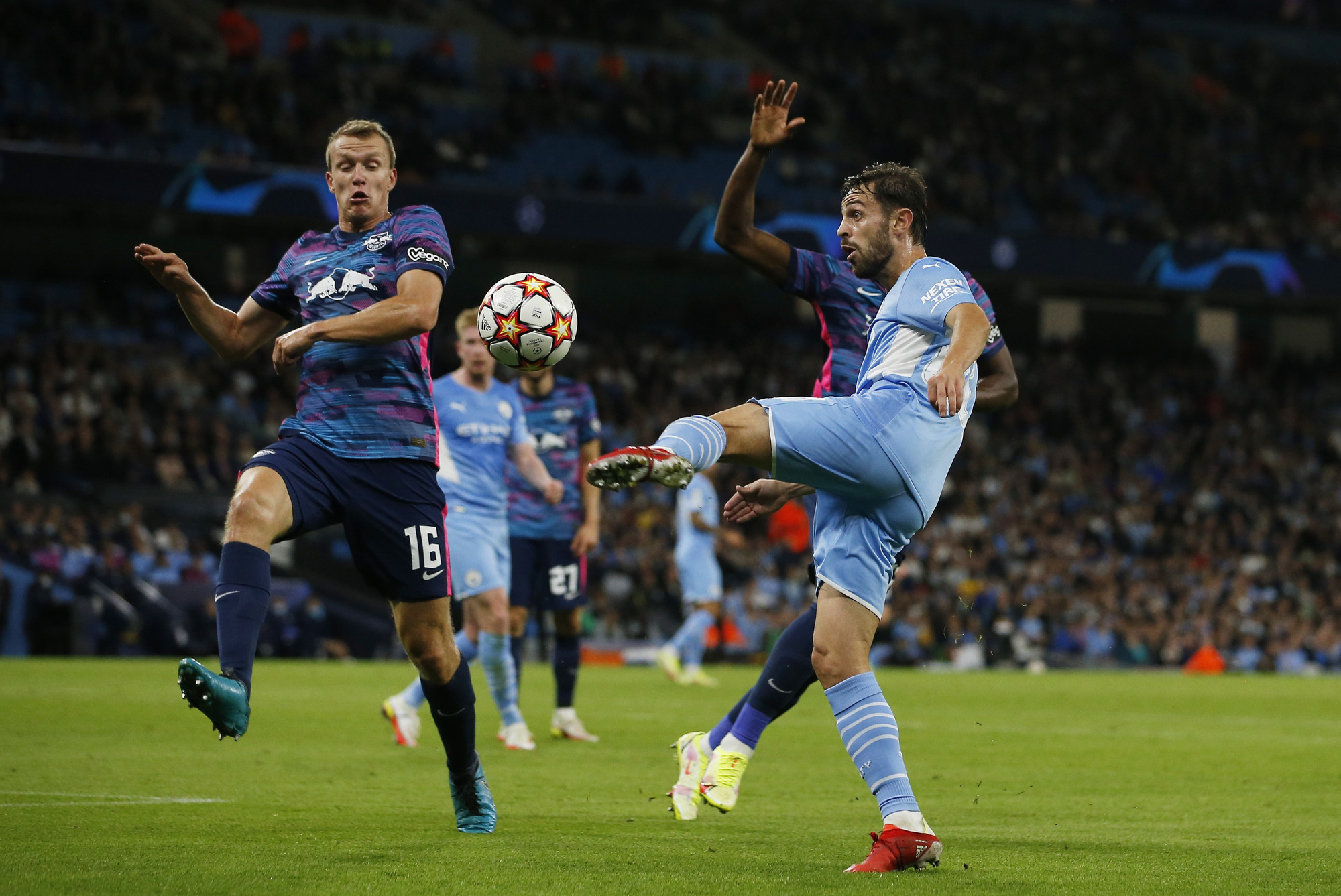 Đại tiệc 9 bàn thắng, Man City vùi dập bò đỏ RB Leipzig ở Etihad - Ảnh 1.