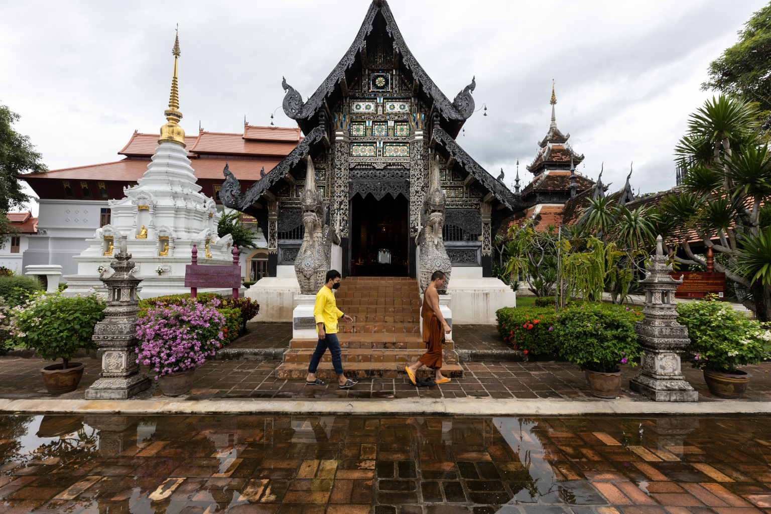 Covid-19: Lào gia hạn phong tỏa lần thứ 10, Thái Lan chấp nhận rủi ro - Ảnh 2. Covid-19: Lào gia hạn phong tỏa lần thứ 10, Thái Lan chấp nhận rủi ro - Ảnh 2.
