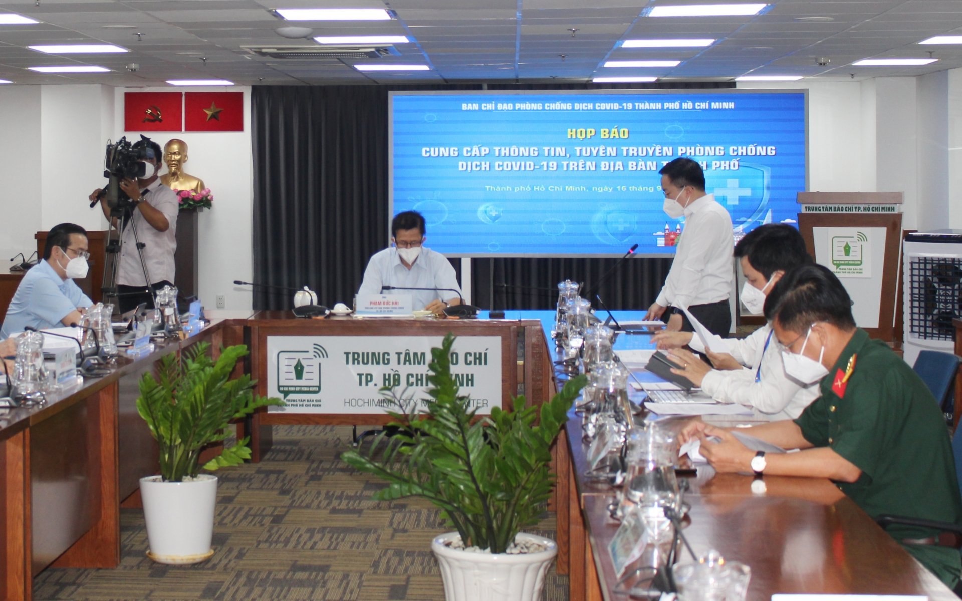 Những quy định má»™t số nhóm lao động được ra đưá»ng ở TP HCM phải tuân thá»§ - Ảnh 1. Những quy định má»™t số nhóm lao động được ra đưá»ng ở TP HCM phải tuân thá»§ - Ảnh 1.